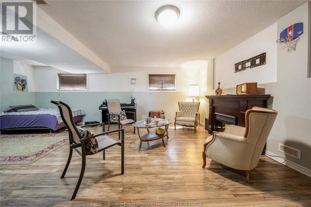 1063 BROOKVIEW Image 24