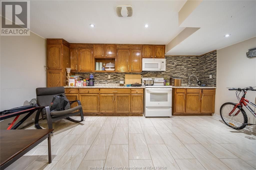 1063 BROOKVIEW Image 30
