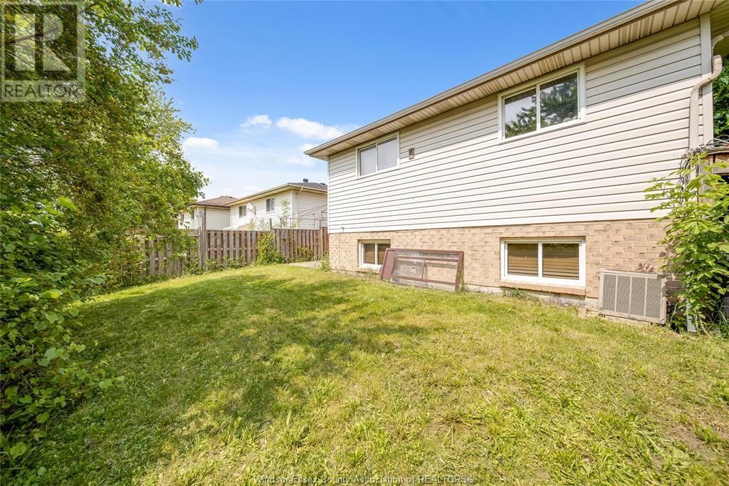 1063 BROOKVIEW Image 32