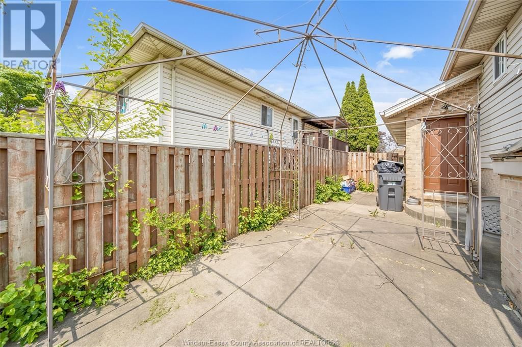 1063 BROOKVIEW Image 33