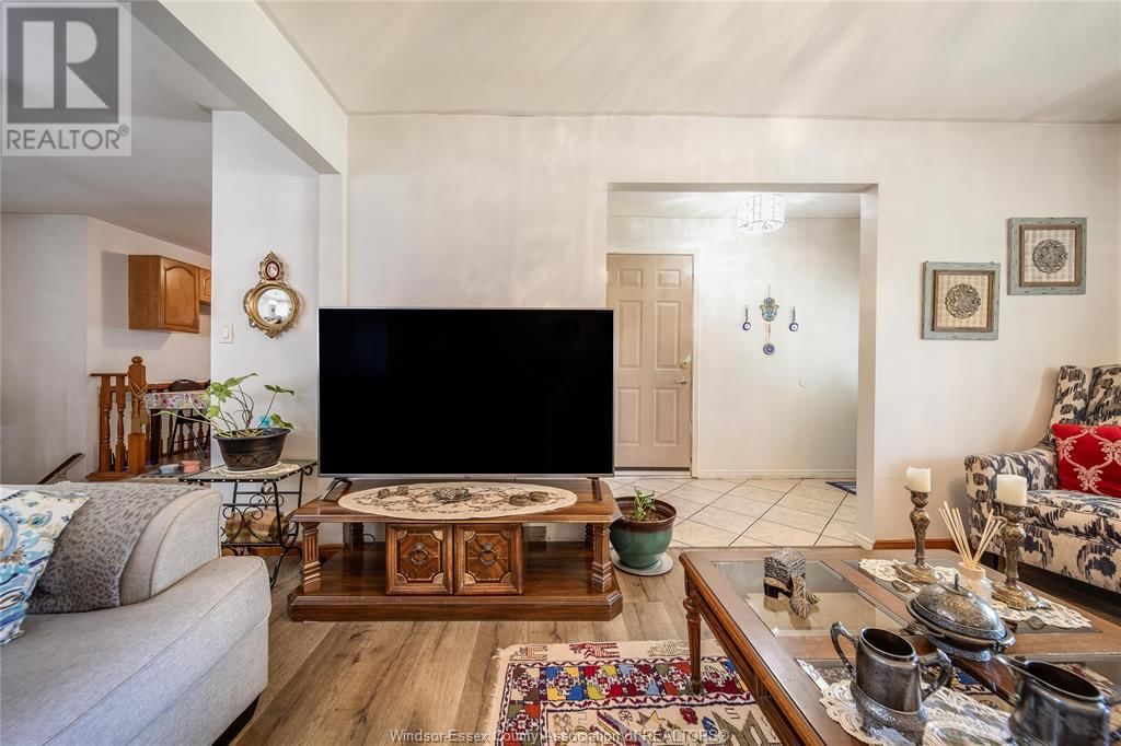 1063 BROOKVIEW Image 8