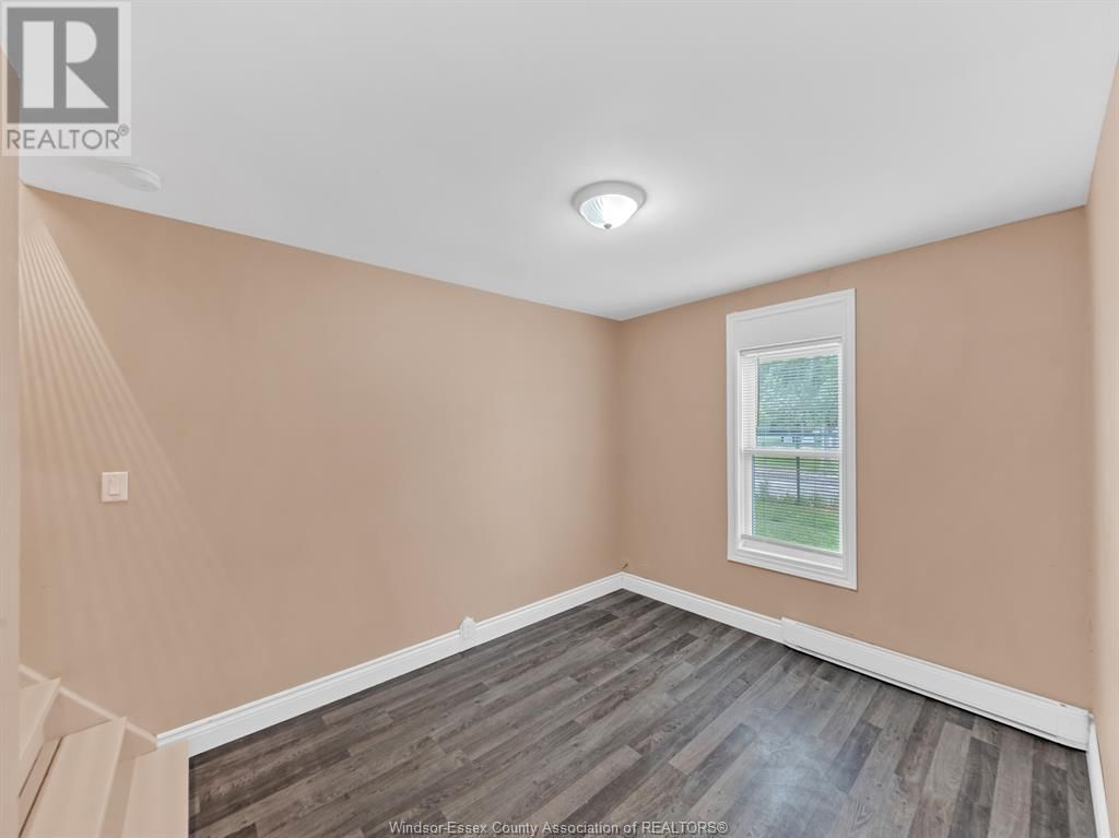 927 ELLROSE AVENUE Image 10
