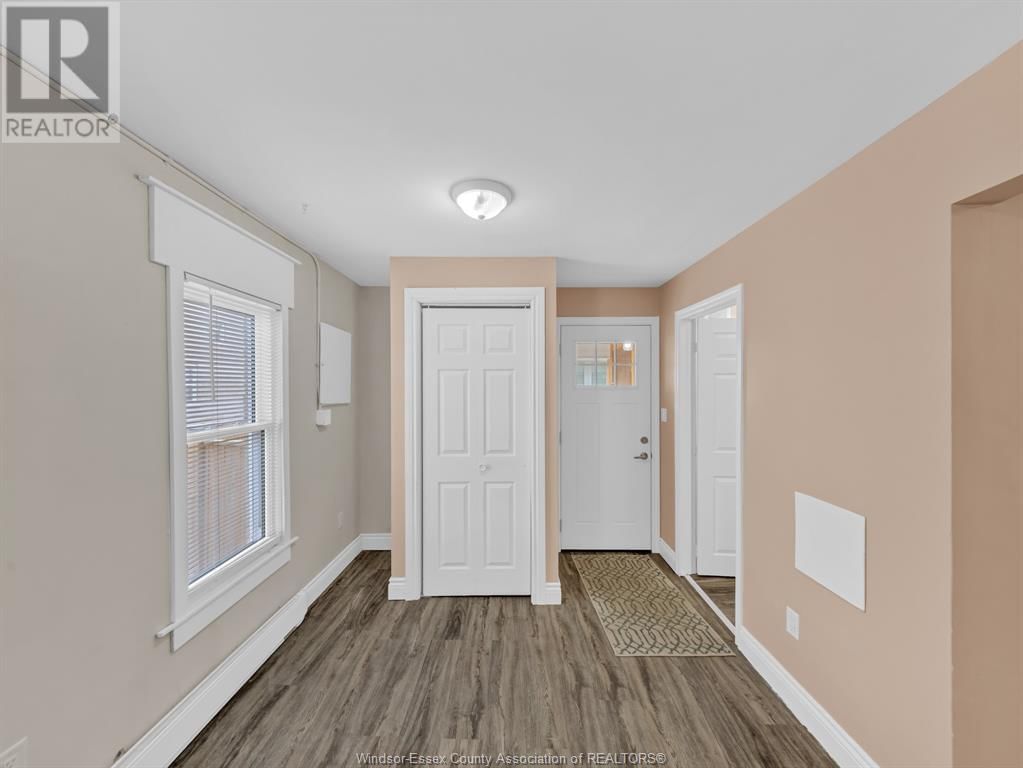 927 ELLROSE AVENUE Image 3