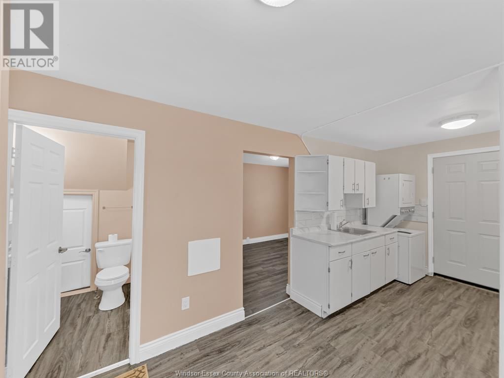 927 ELLROSE AVENUE Image 4