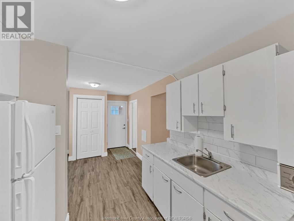 927 ELLROSE AVENUE Image 7