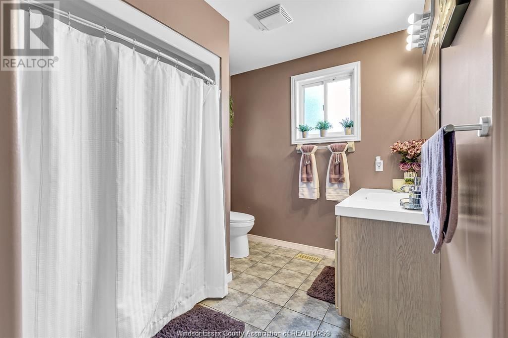3858 ACORN COURT Image 18