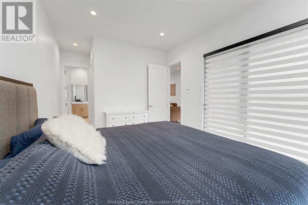 658 LILY MAC BOULEVARD Image 24