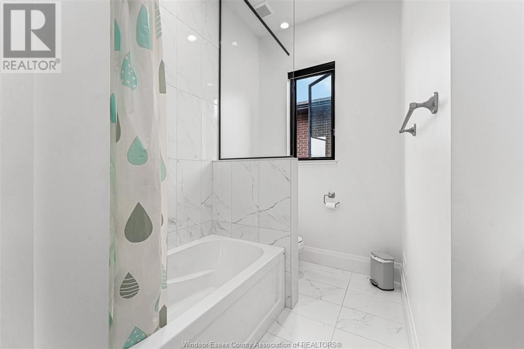 658 LILY MAC BOULEVARD Image 29