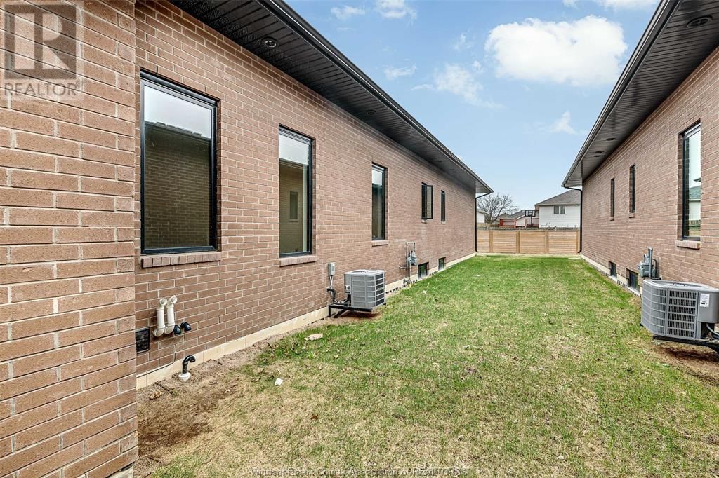 658 LILY MAC BOULEVARD Image 5