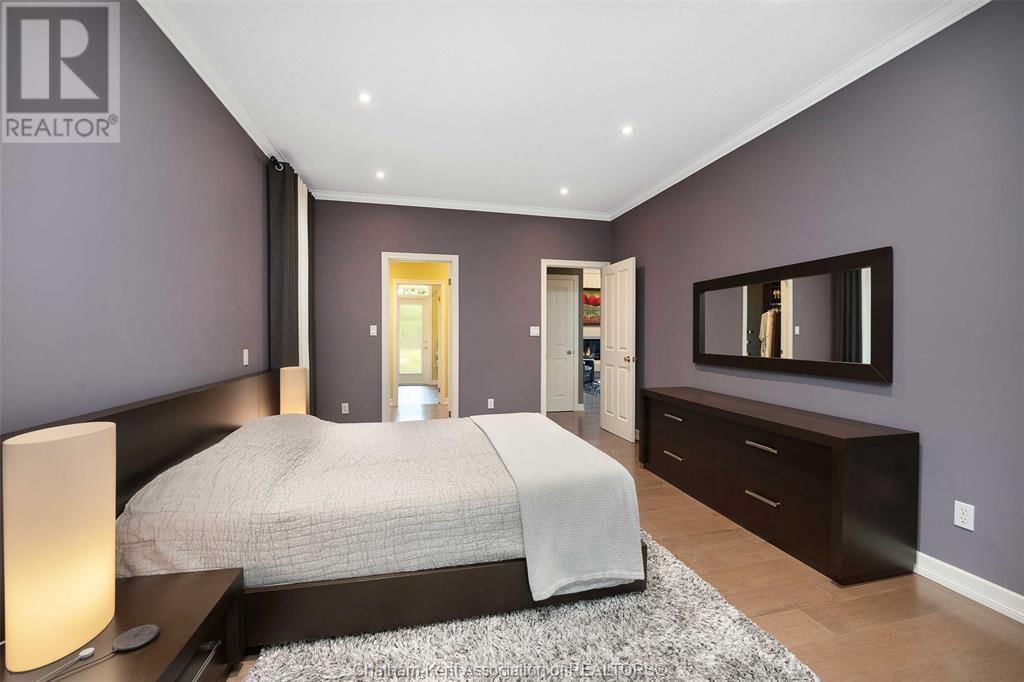 50 ST ANDREWS PLACE Image 23