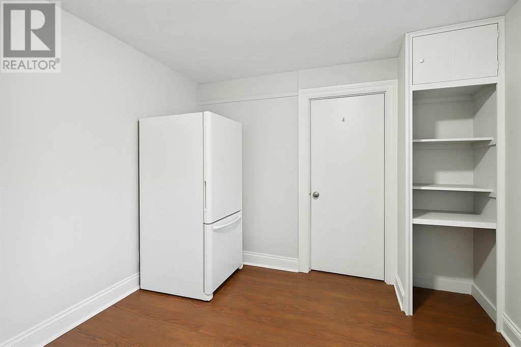 150 COLLEGE STREET NORTH Image 7
