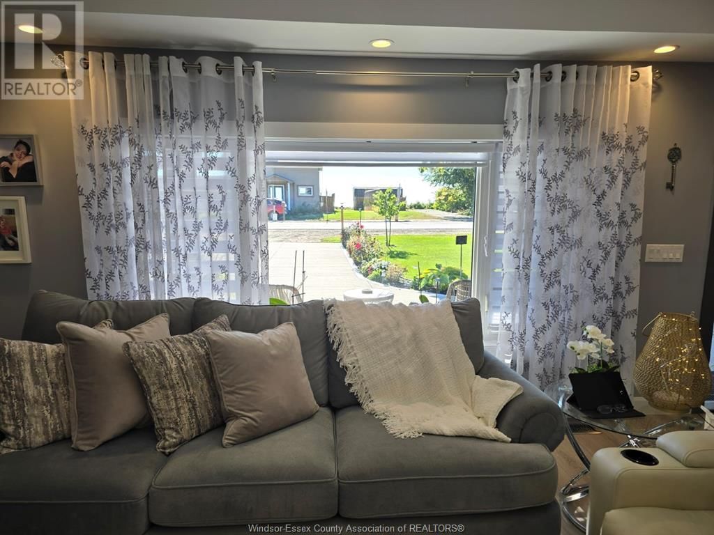 643 POINT PELEE DRIVE Image 13
