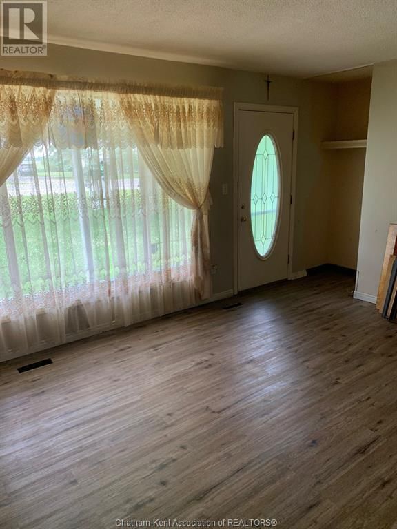 5033 DUFFERIN AVENUE Image 5