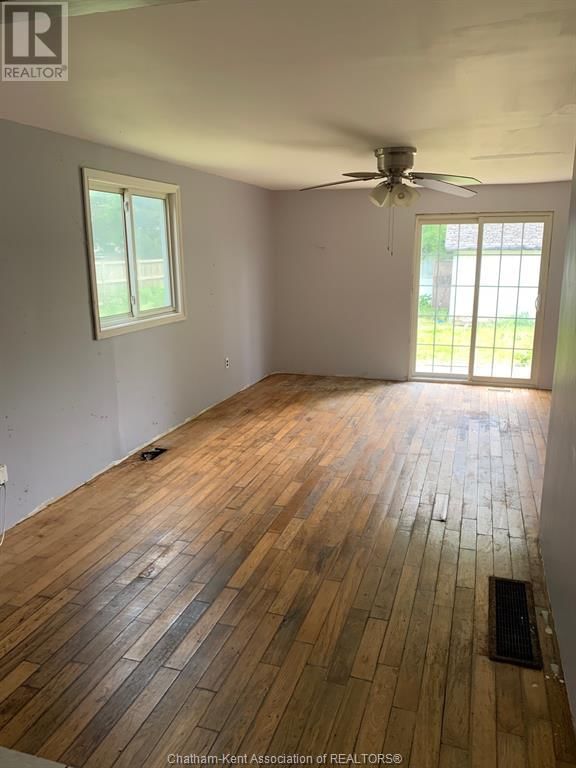 5033 DUFFERIN AVENUE Image 8