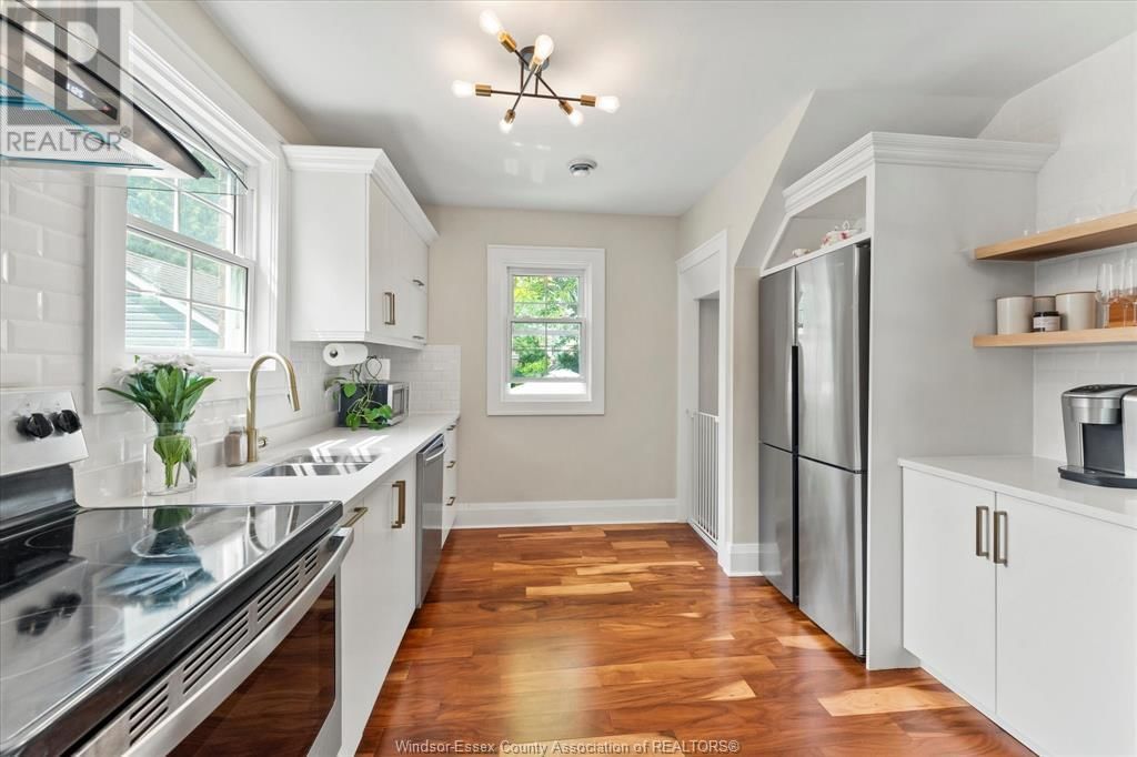 2163 GLADSTONE AVENUE Image 14