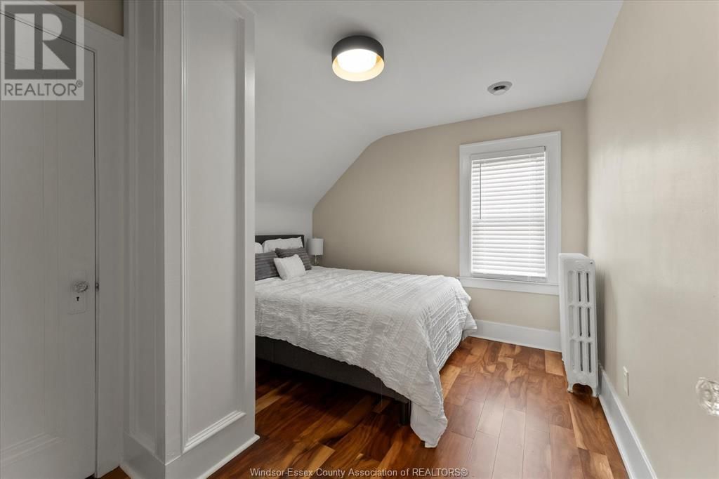 2163 GLADSTONE AVENUE Image 20