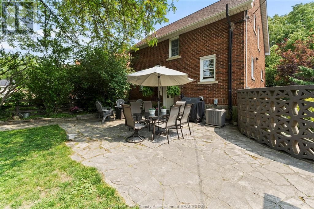 2163 GLADSTONE AVENUE Image 30