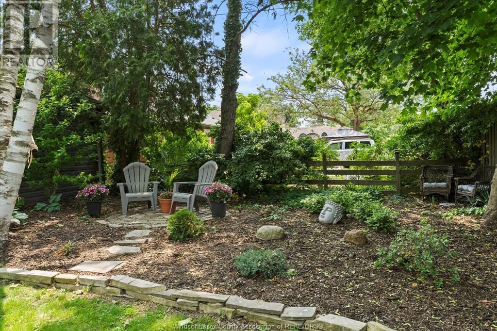 2163 GLADSTONE AVENUE Image 32