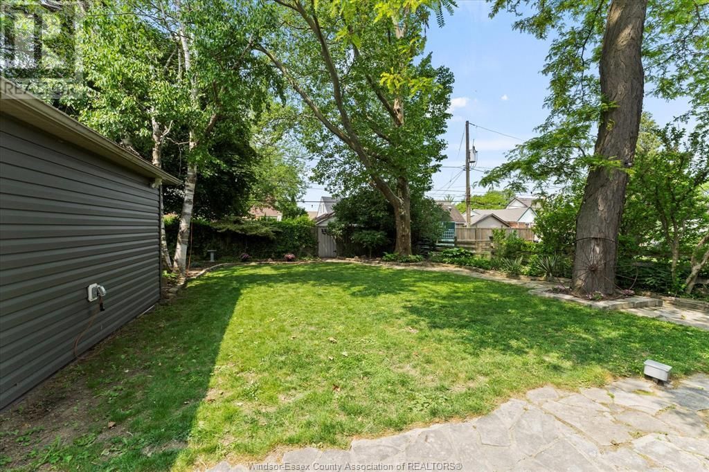 2163 GLADSTONE AVENUE Image 35