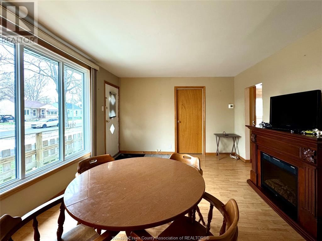 3651 BARRYMORE LANE Image 4