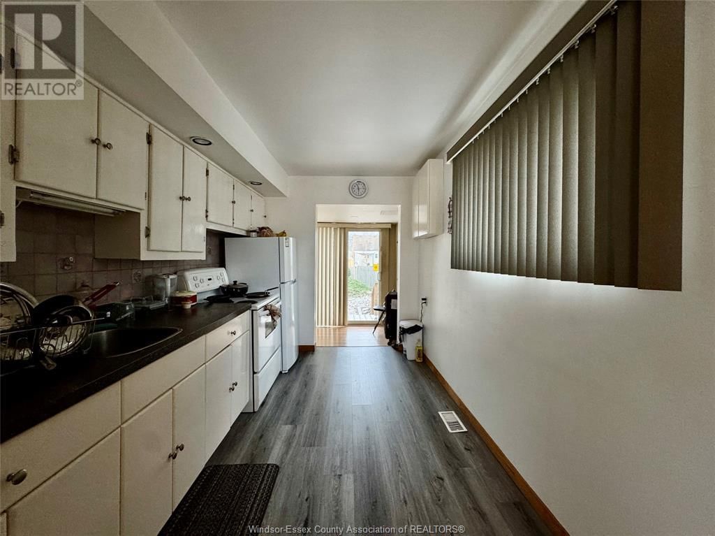 3651 BARRYMORE LANE Image 7