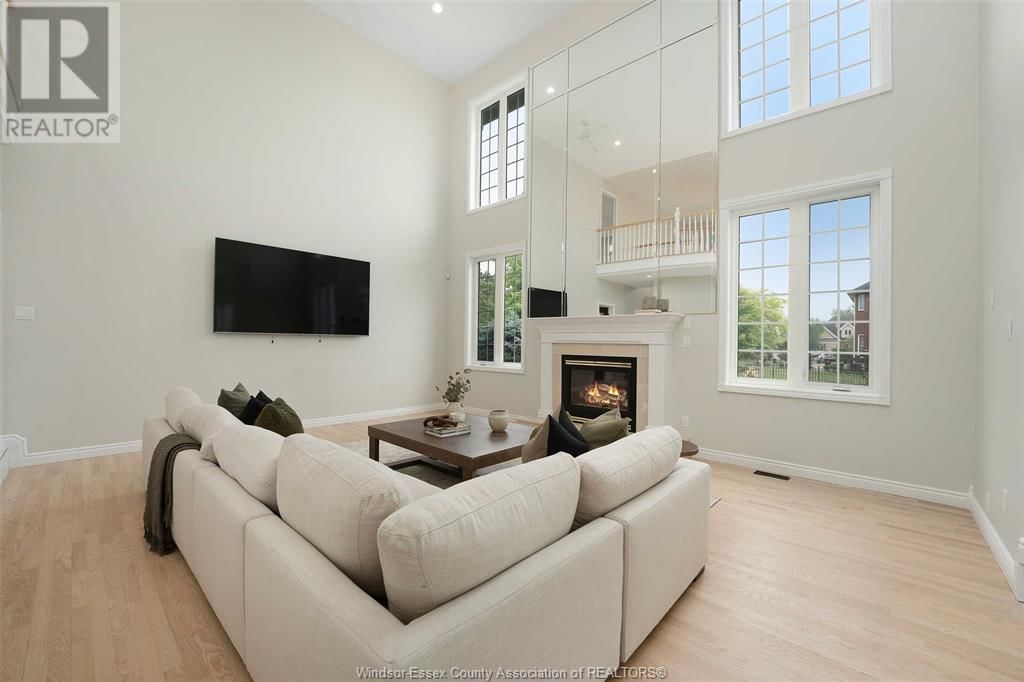 2865 TRAFALGAR COURT Image 14