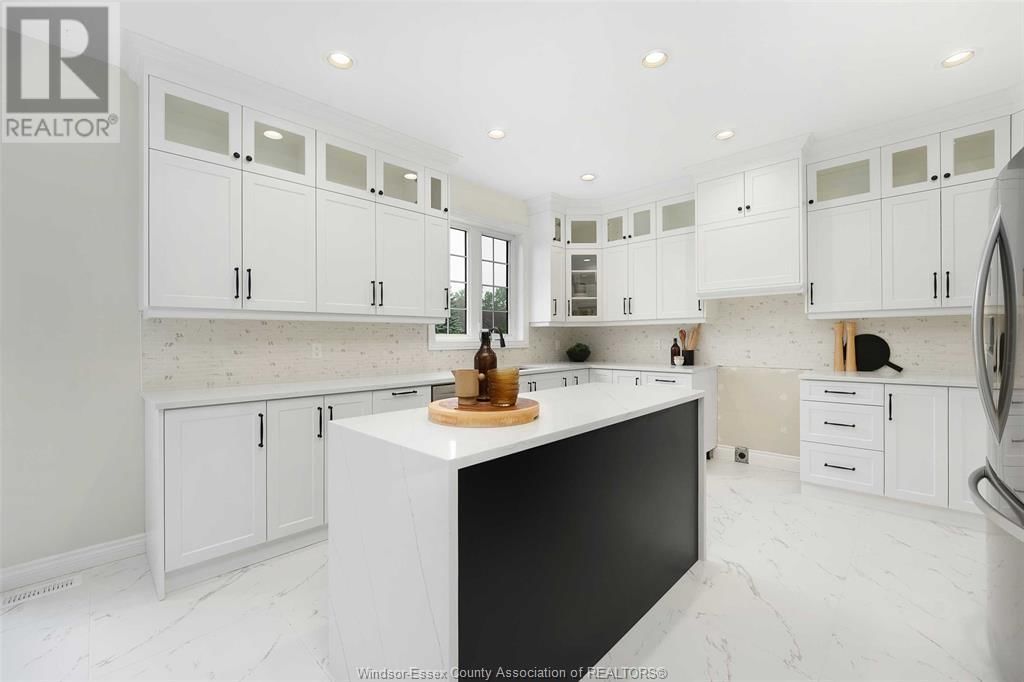 2865 TRAFALGAR COURT Image 18