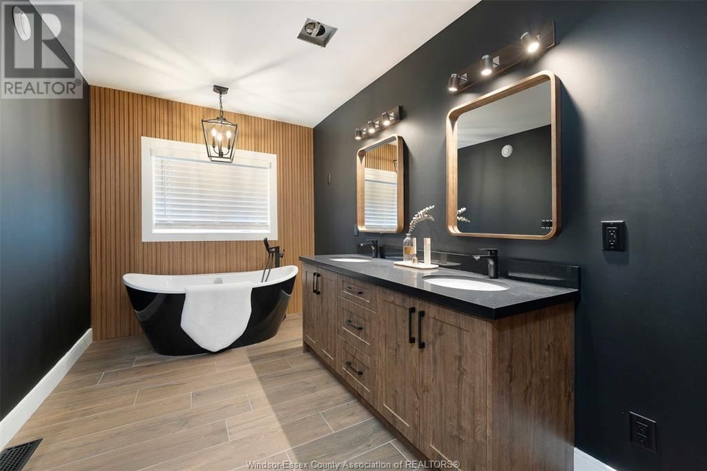 2865 TRAFALGAR COURT Image 28