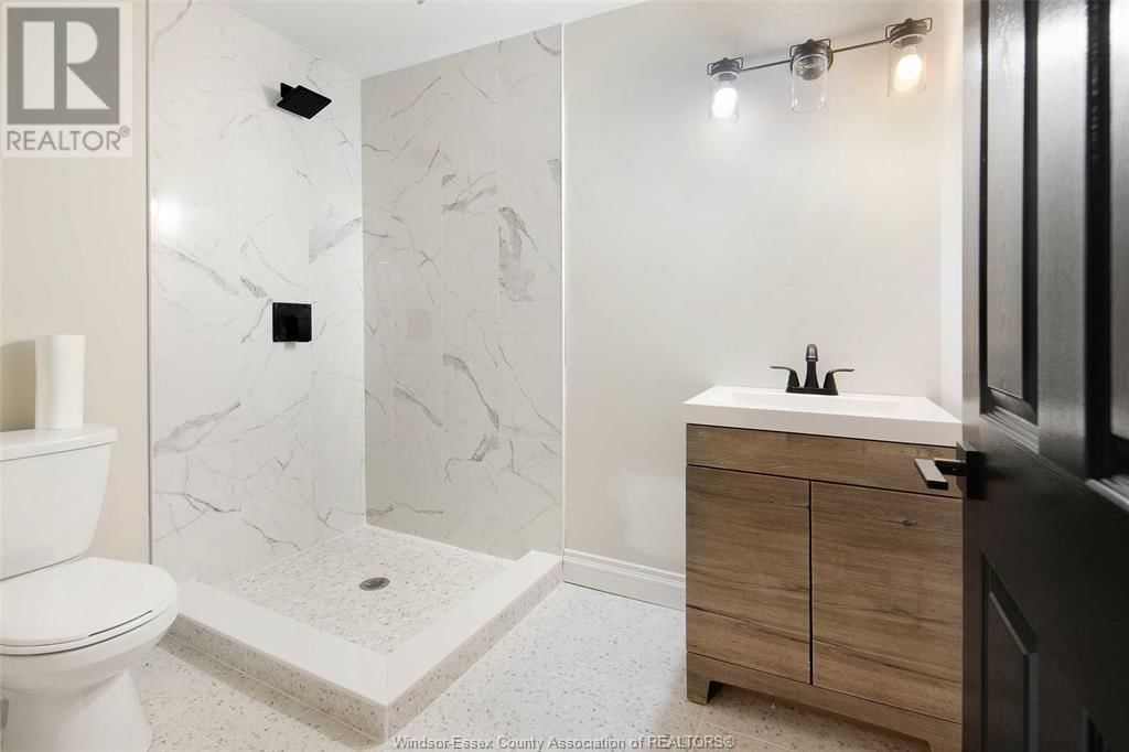 2865 TRAFALGAR COURT Image 45