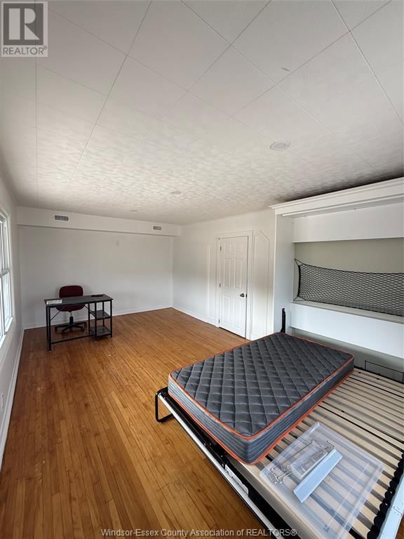 UPPER - 2783 HOWARD AVENUE Image 12