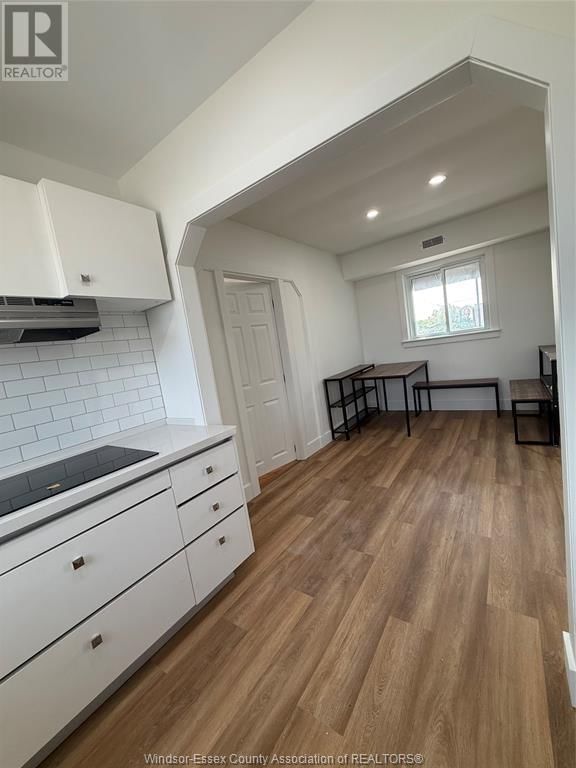 UPPER - 2783 HOWARD AVENUE Image 3