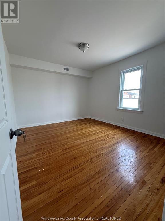 UPPER - 2783 HOWARD AVENUE Image 5