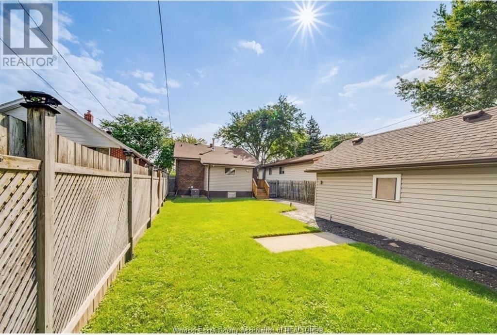 1197 MCKAY AVENUE Image 32