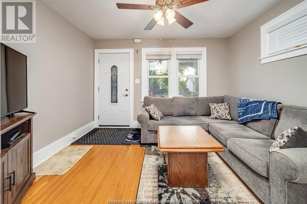1197 MCKAY AVENUE Image 4