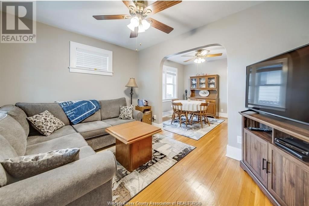 1197 MCKAY AVENUE Image 6
