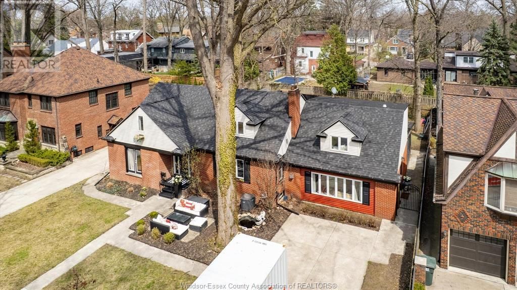 2464 GLADSTONE Image 1