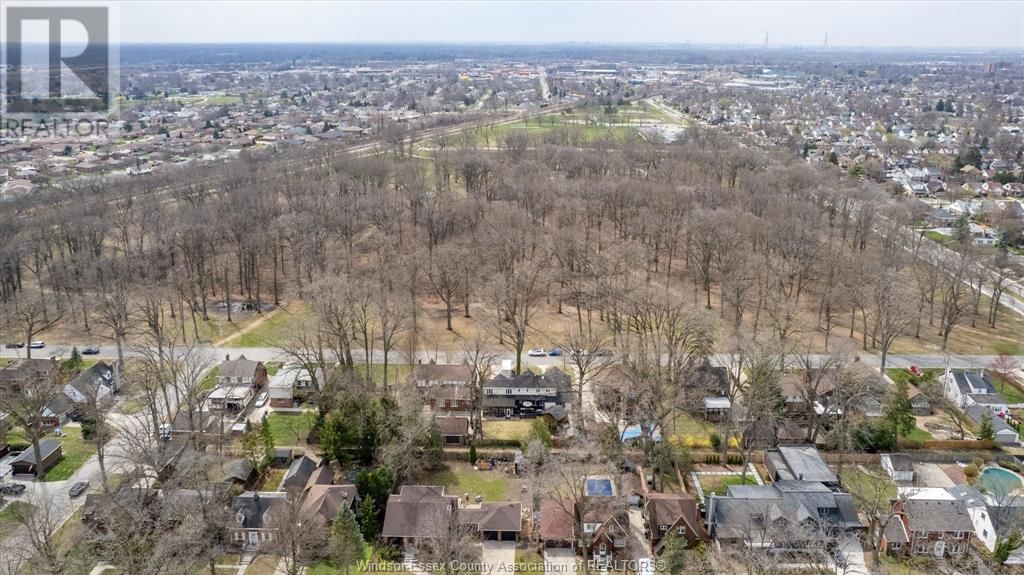 2464 GLADSTONE Image 11