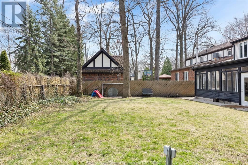 2464 GLADSTONE Image 17