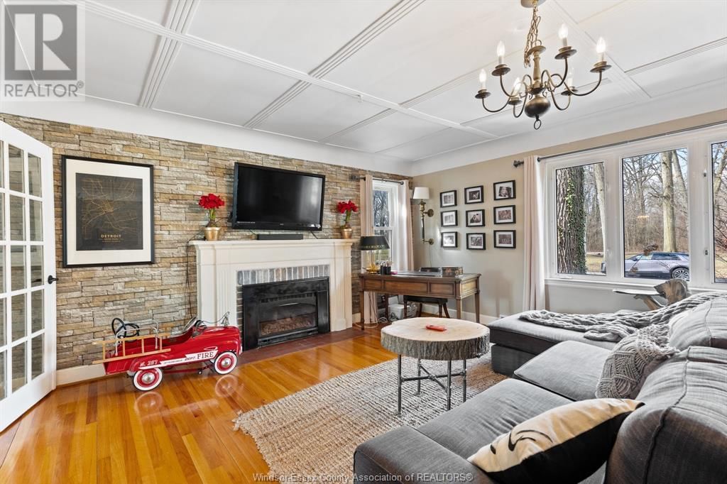 2464 GLADSTONE Image 21