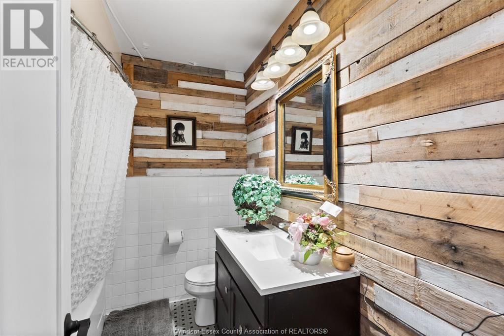 2464 GLADSTONE Image 33