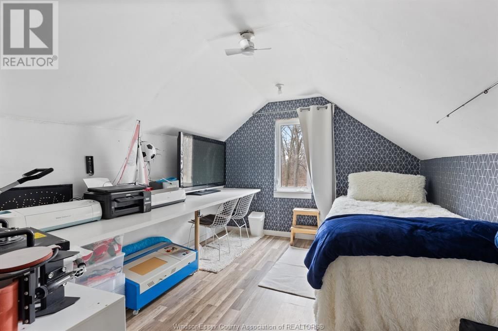 2464 GLADSTONE Image 37
