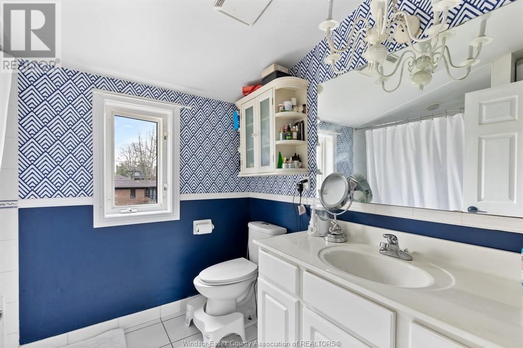 2464 GLADSTONE Image 41