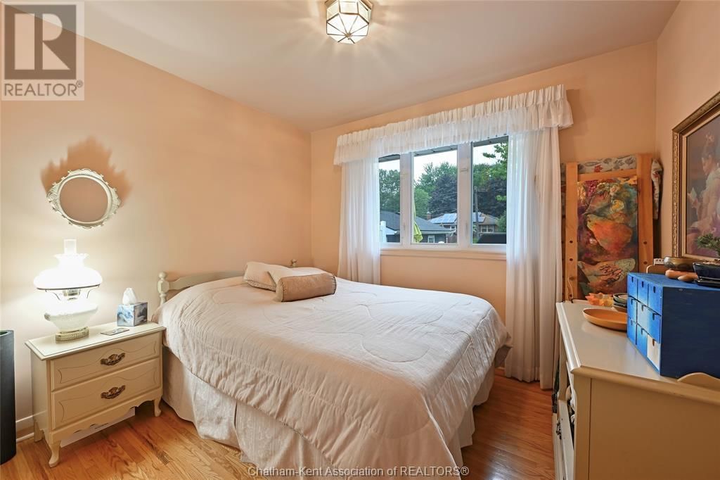 21 WINDSOR DRIVE Image 15