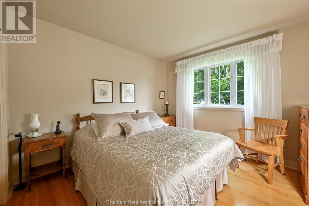 21 WINDSOR DRIVE Image 16