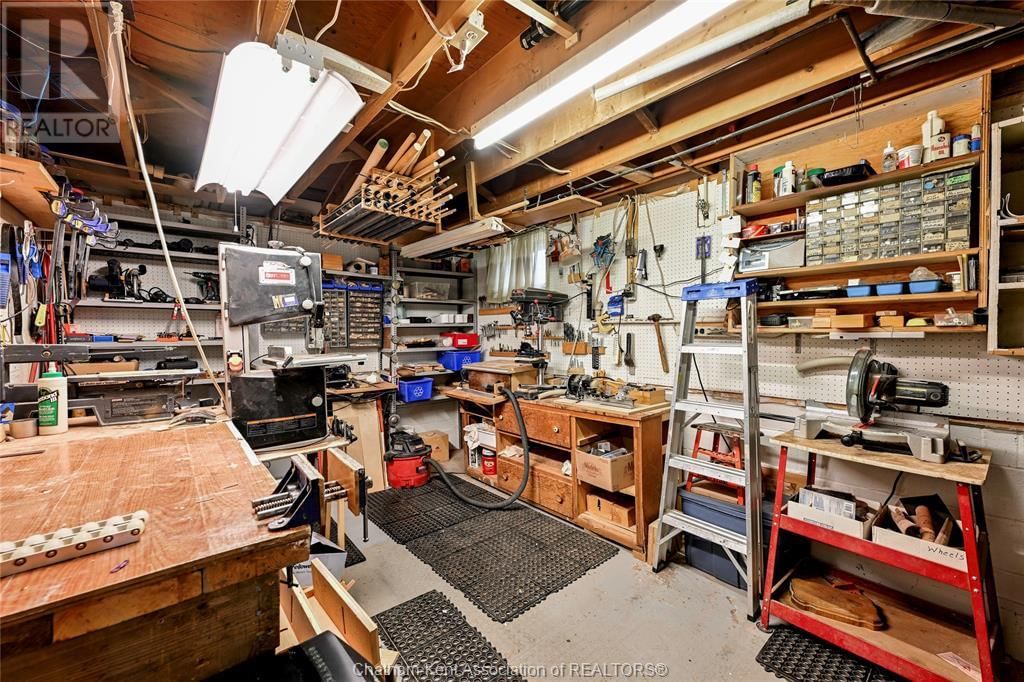 21 WINDSOR DRIVE Image 21
