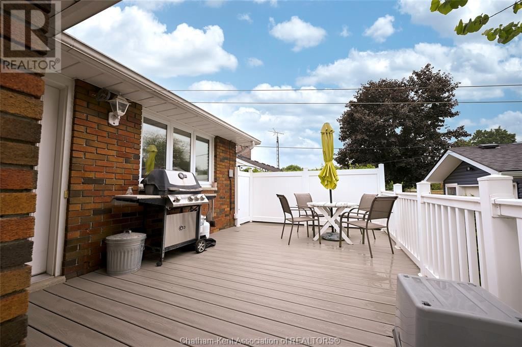 21 WINDSOR DRIVE Image 26