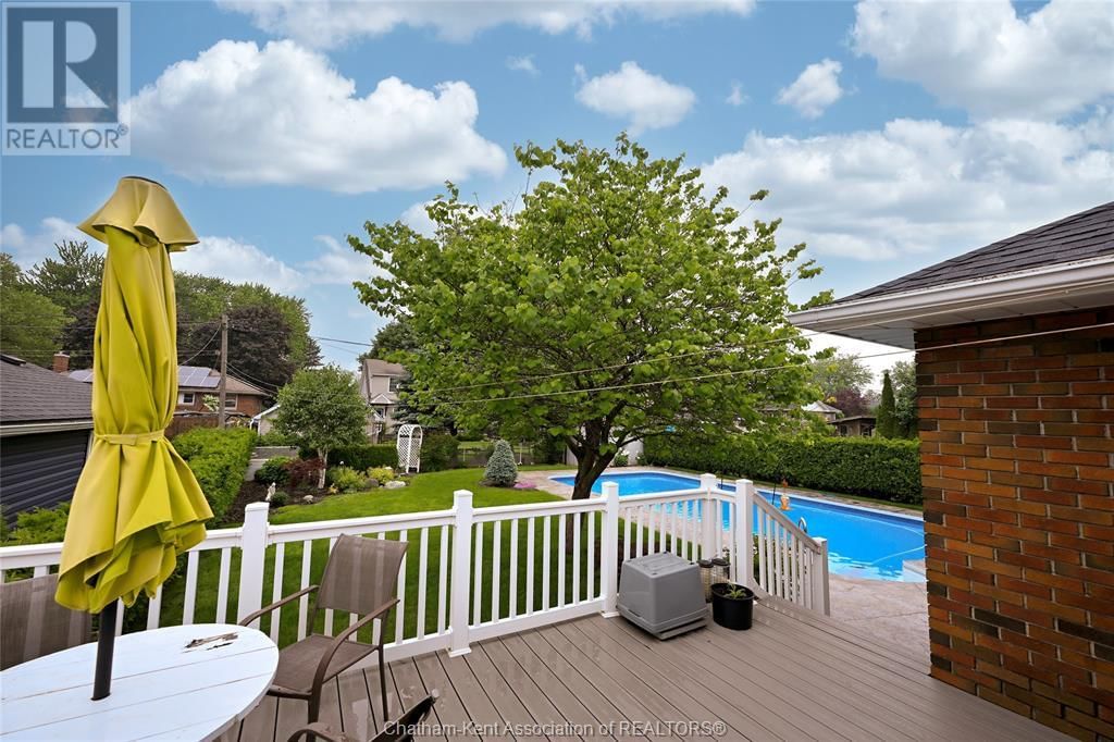 21 WINDSOR DRIVE Image 27