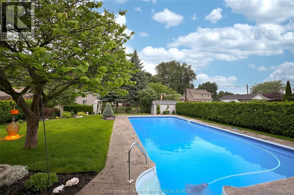 21 WINDSOR DRIVE Image 28