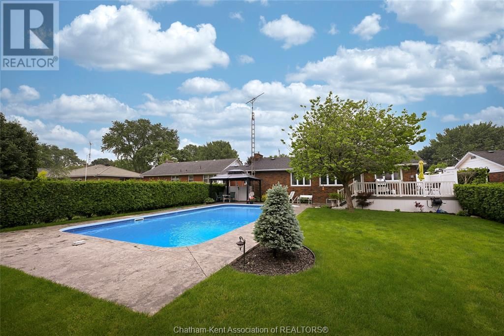 21 WINDSOR DRIVE Image 29