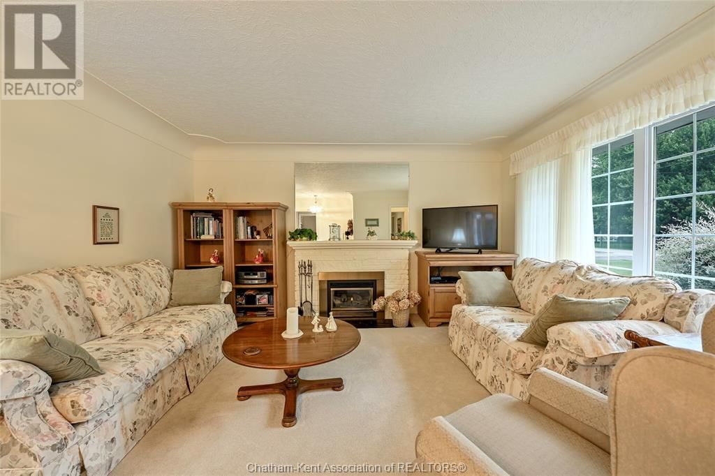 21 WINDSOR DRIVE Image 6
